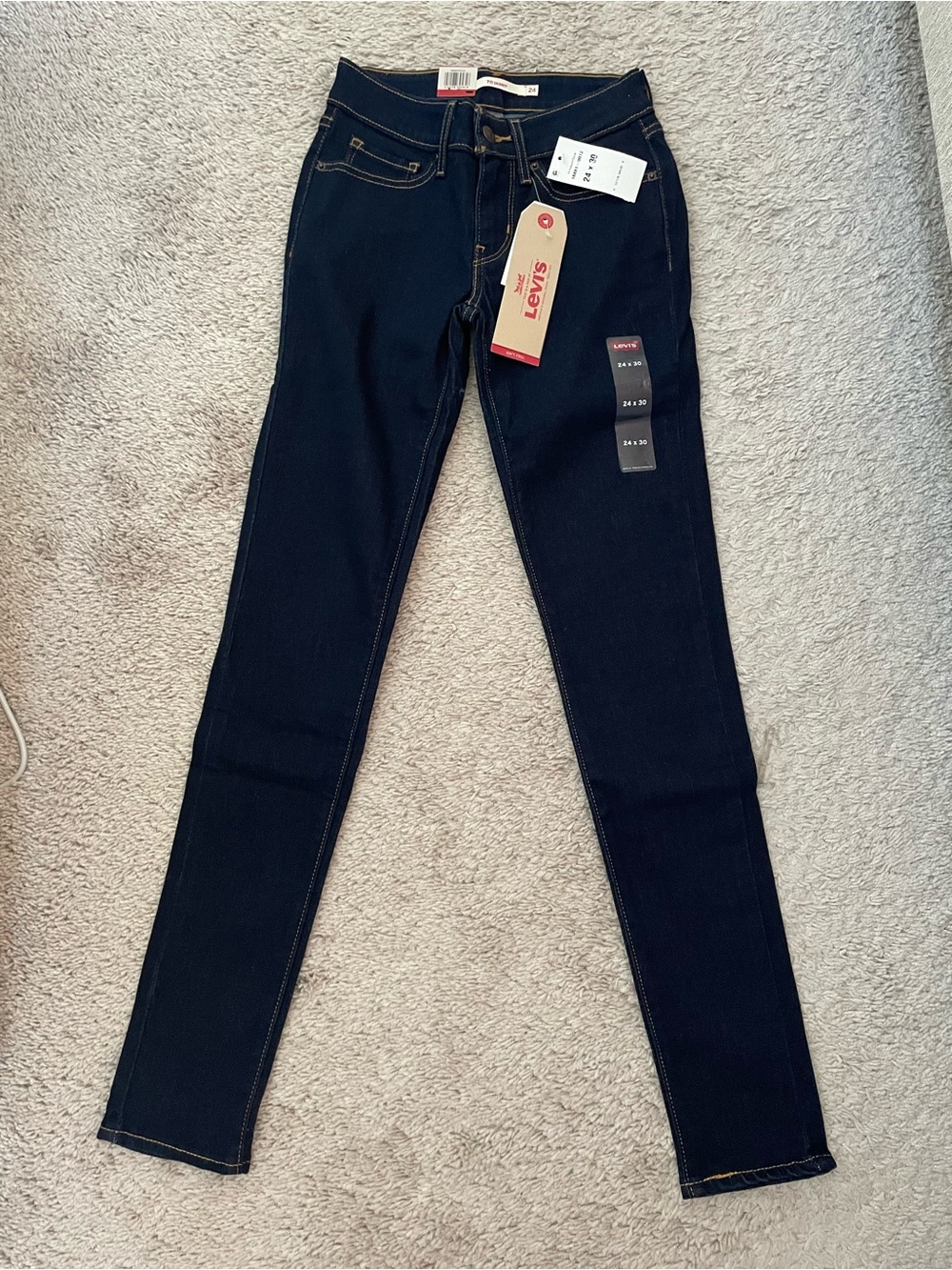 BNWT Levi's Women's Dark Indigo Skinny Jeans
